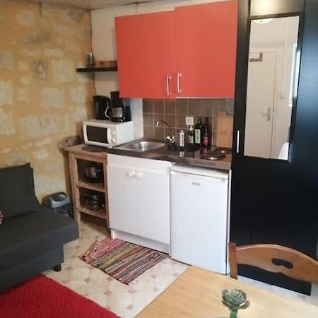 Petit Studio Au Coeur D'Uzes Apartment Exterior photo